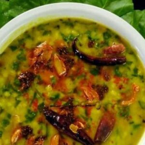 Daal Palak With Garlic Tadka